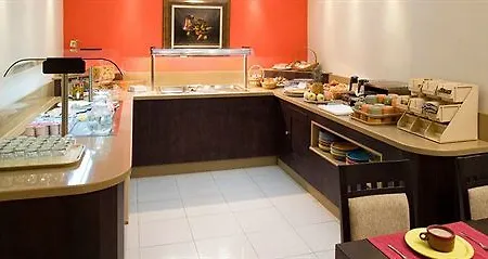 U-sense Centro Szálloda 3*